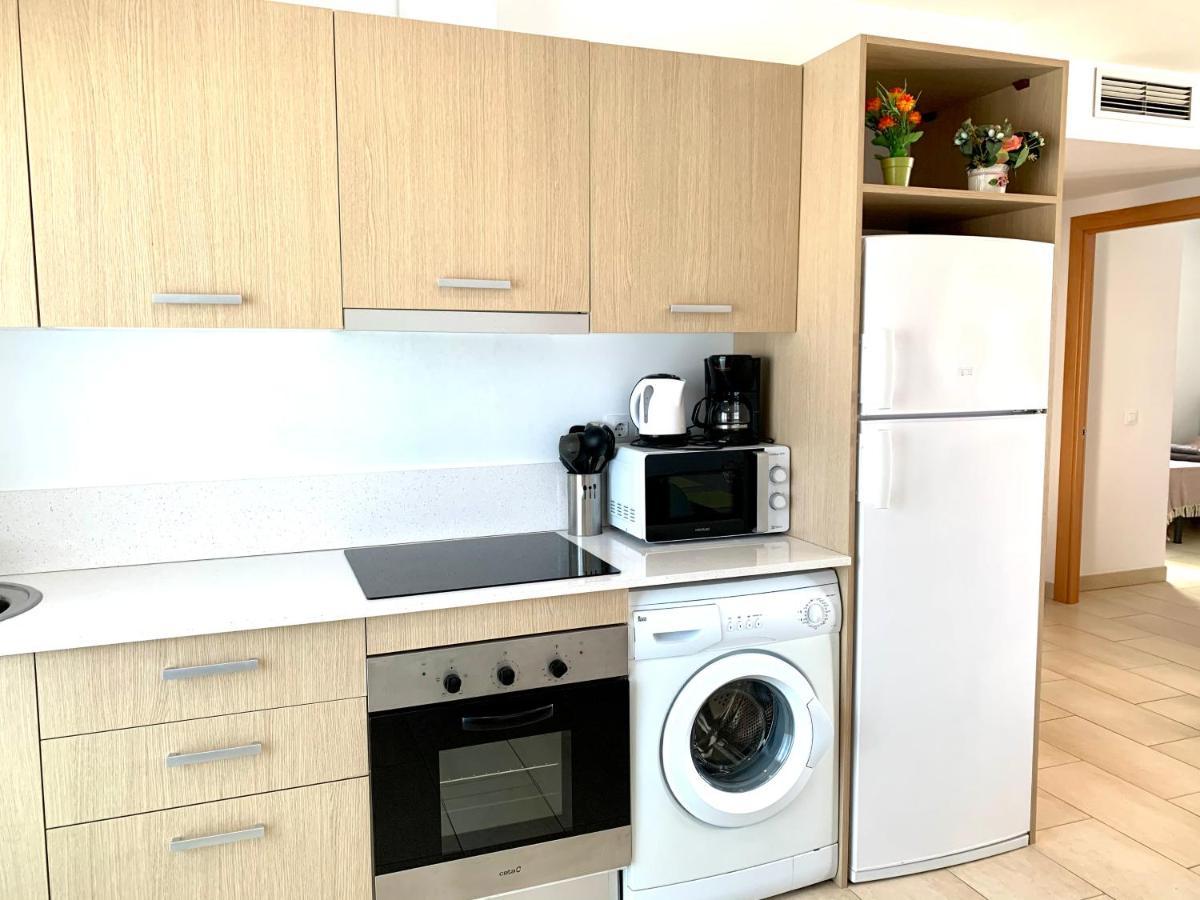 Edifici Violetta Apartment เอมปูเรียบราบา ภายนอก รูปภาพ