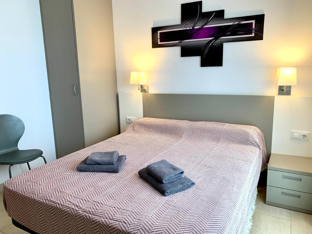 Edifici Violetta Apartment เอมปูเรียบราบา ภายนอก รูปภาพ