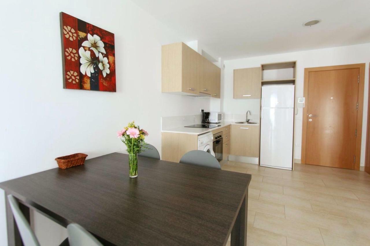 Edifici Violetta Apartment เอมปูเรียบราบา ภายนอก รูปภาพ