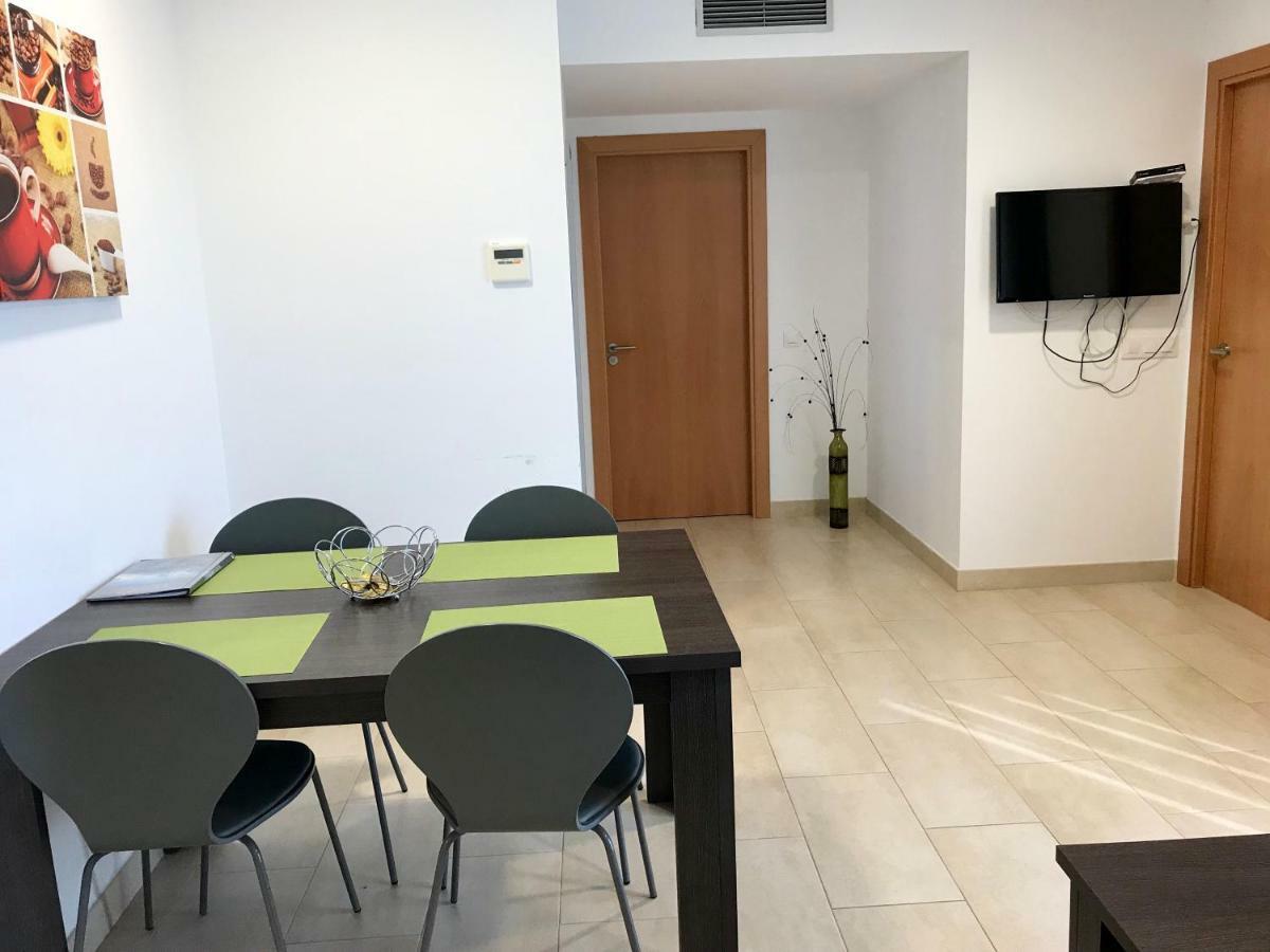 Edifici Violetta Apartment เอมปูเรียบราบา ภายนอก รูปภาพ