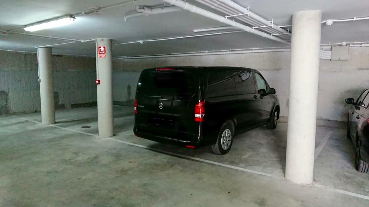 Edifici Violetta Apartment เอมปูเรียบราบา ภายนอก รูปภาพ